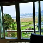Piso Luminoso Y Acogedor En Primera Línea De Playa Covas Viveiro San Pedro de Viveiro