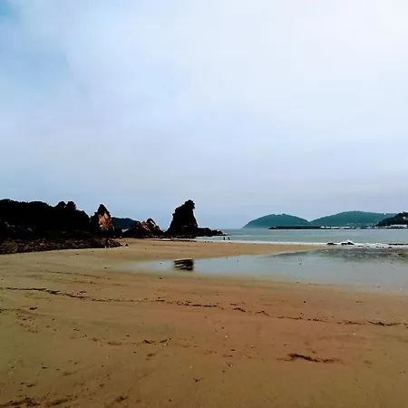 Piso Luminoso Y Acogedor En Primera Línea De Playa Covas Viveiro Apartamento